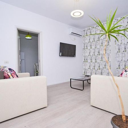Maia Apartment Navodari Luaran gambar